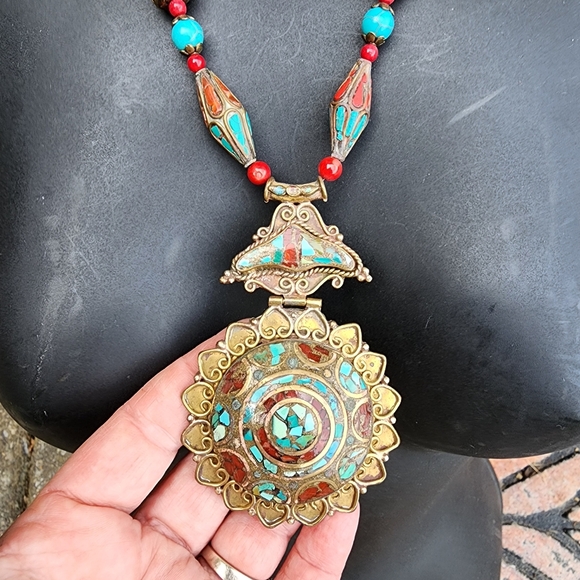 Tibetan crushed turquoise Coral Tibet statement necklace jewelry - Picture 2 of 8